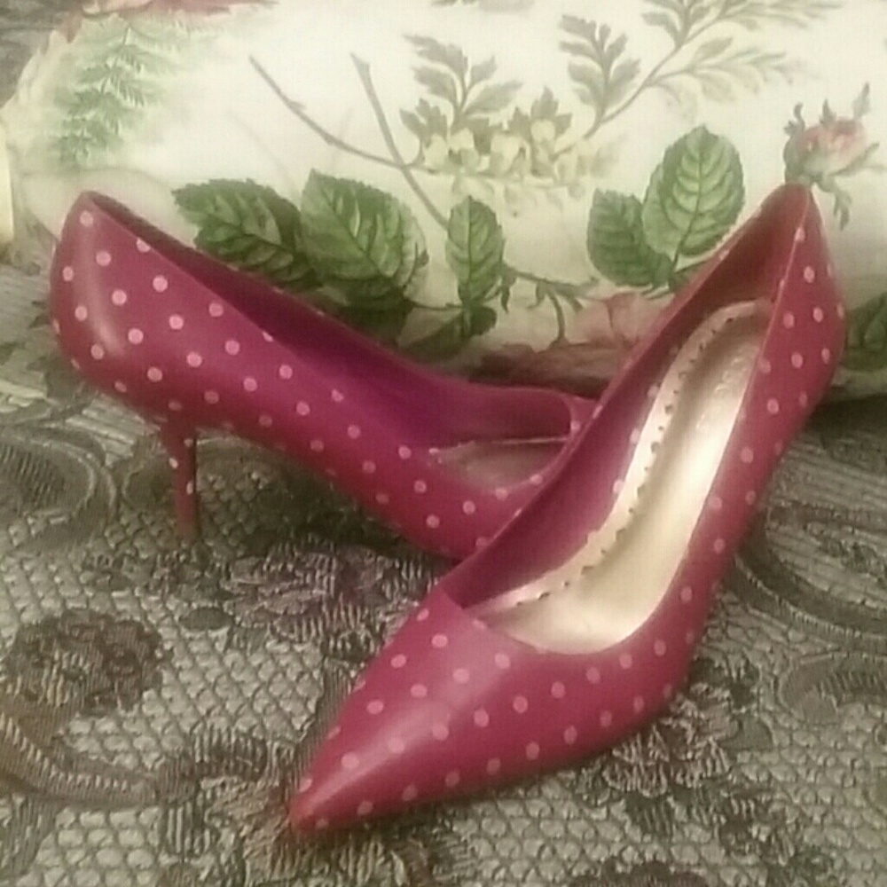 BEAUTIFUL BCBGIRLS POLKA DOT PUMPS👠